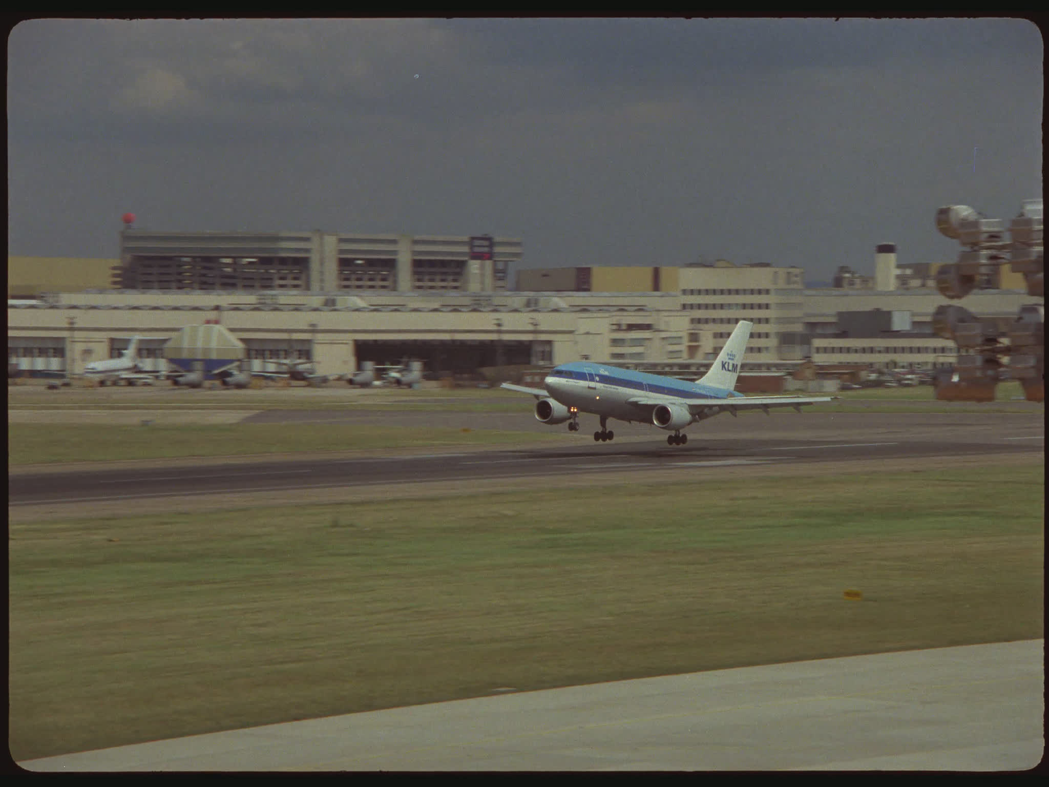 KLM Landing