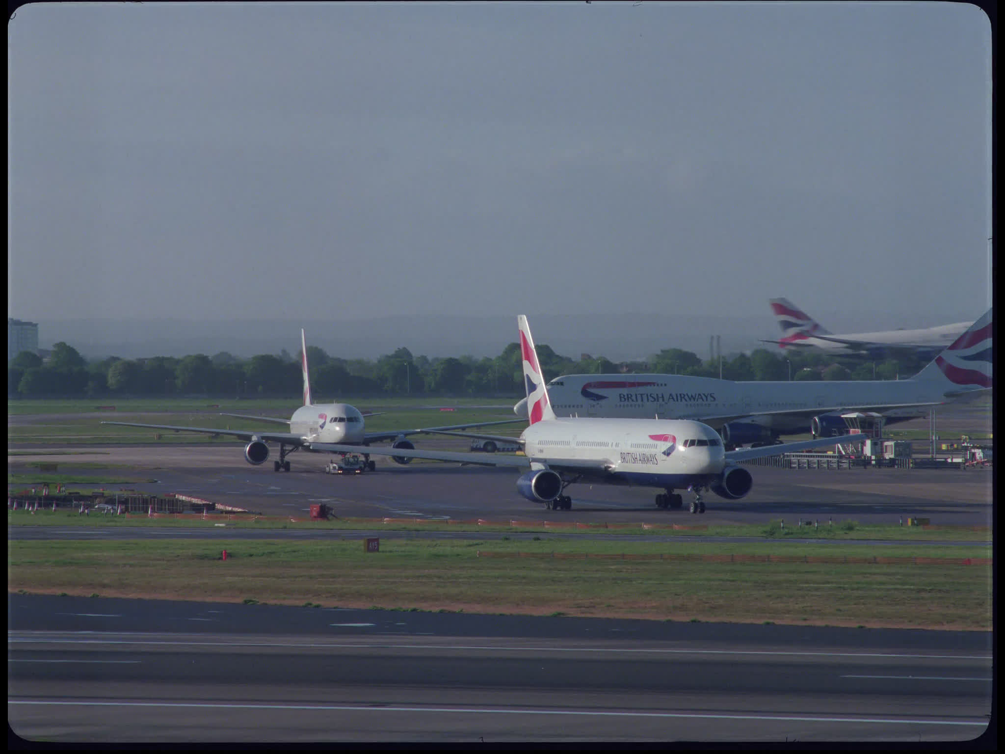British Airways Boeing 747 Landing