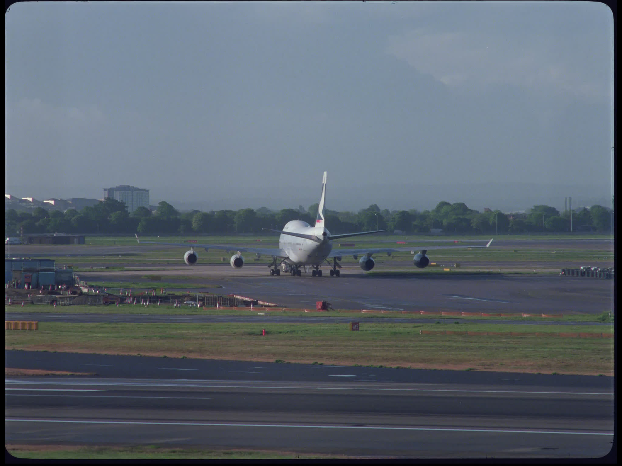 British Airways Boeing 747 Landing