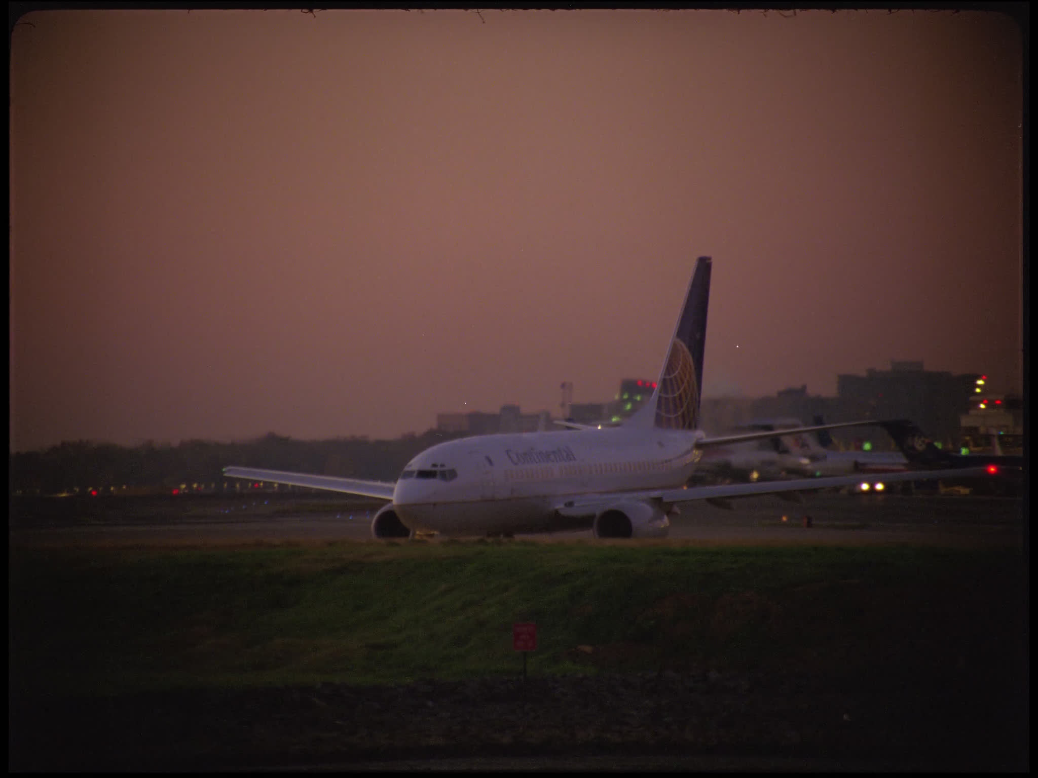 Continental Boeing 737 Turning
