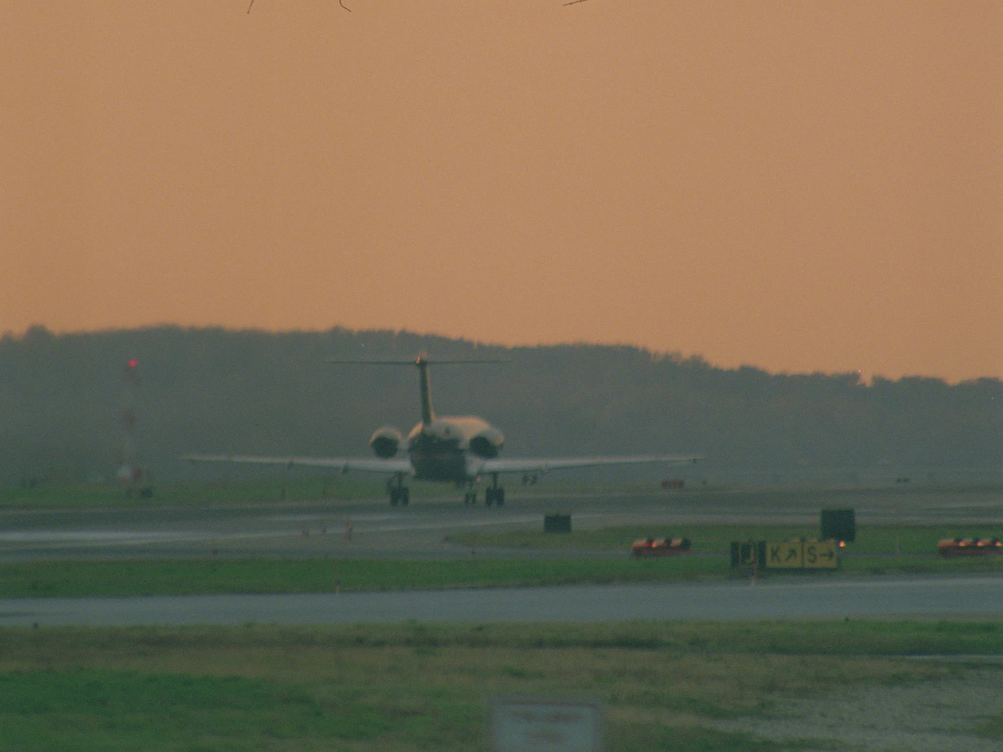 Delta MD80 Takes Off