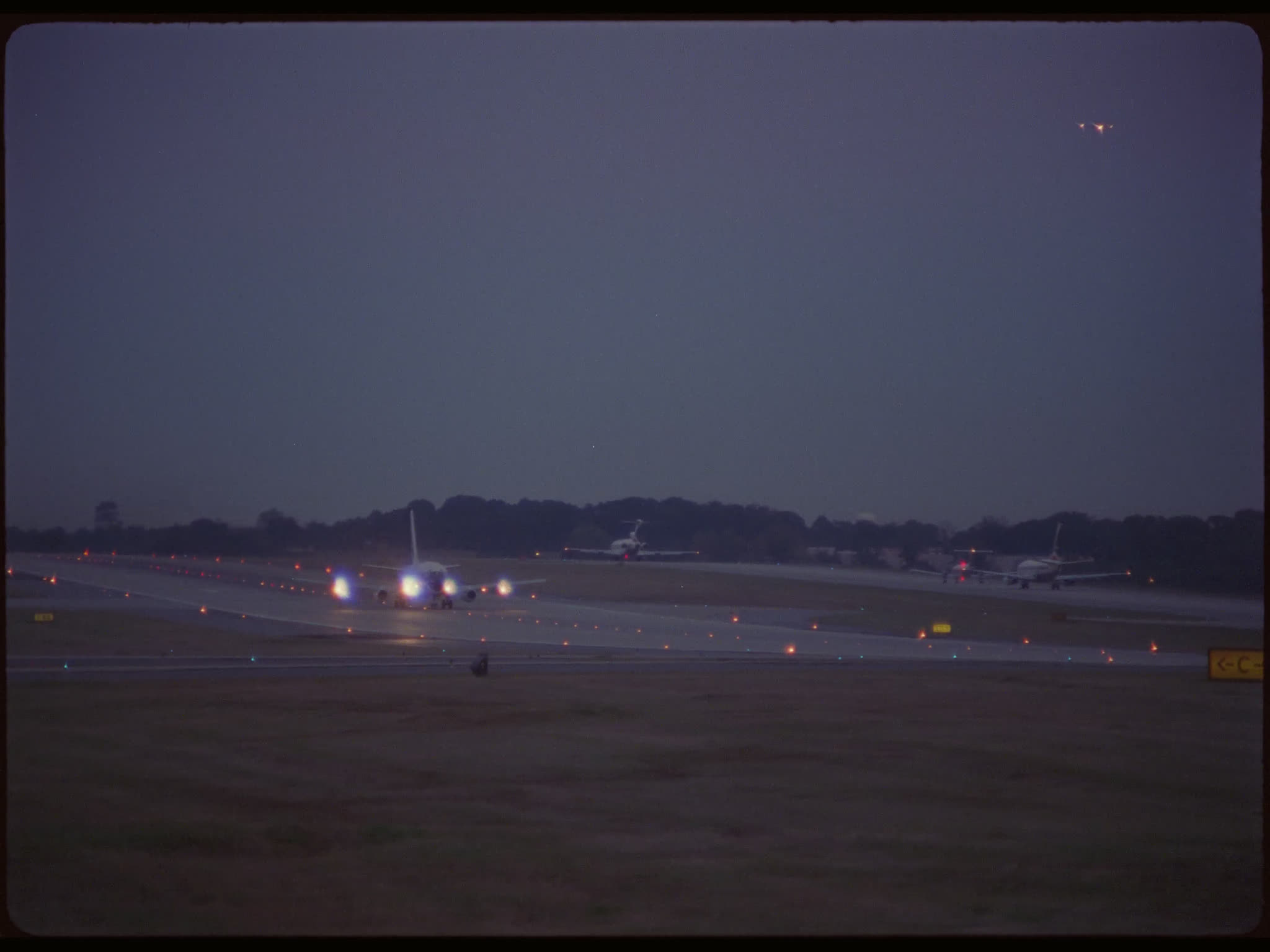 Delta Boeing 737 Take Off