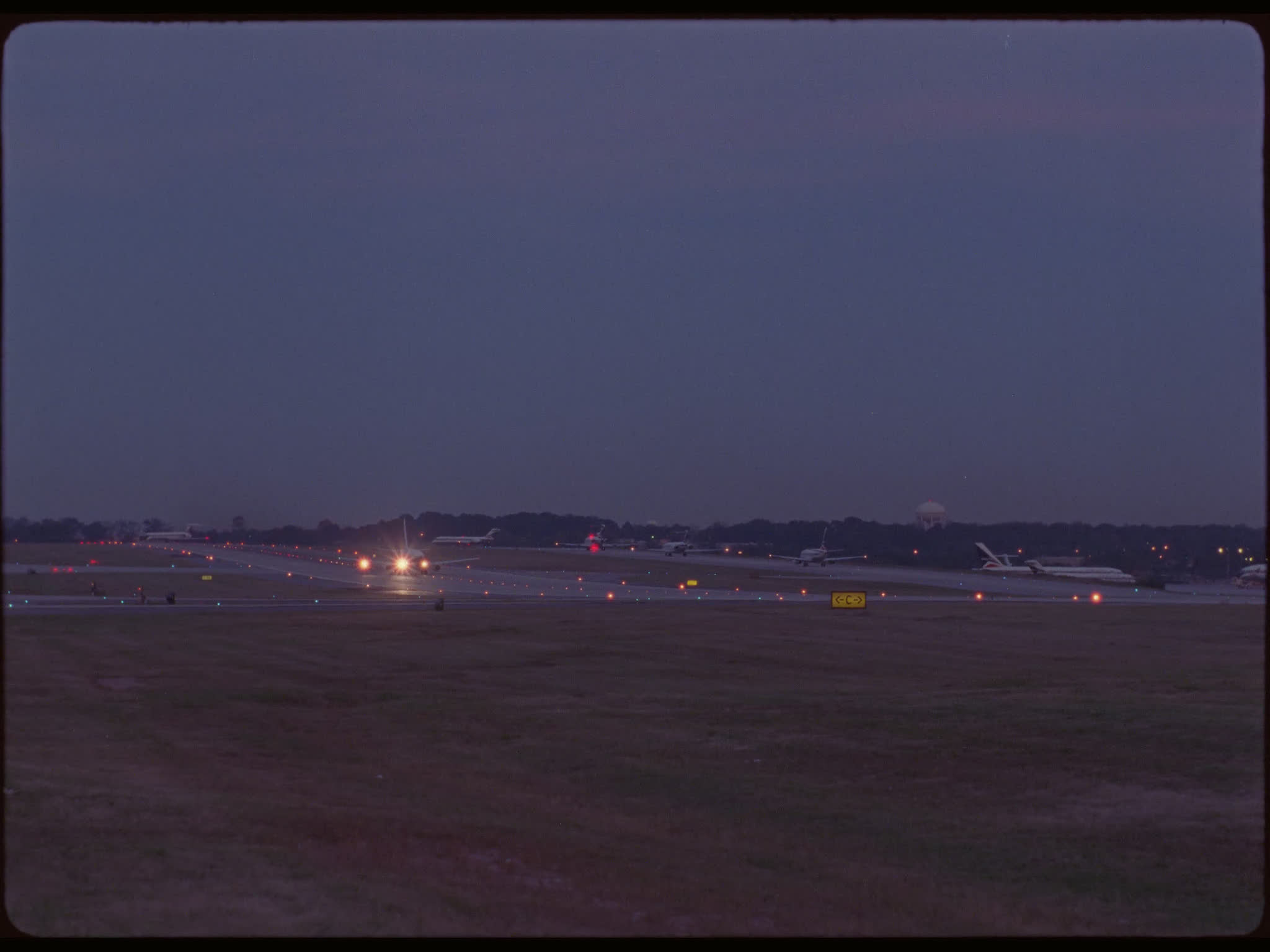 Delta Boeing 737 Take Off