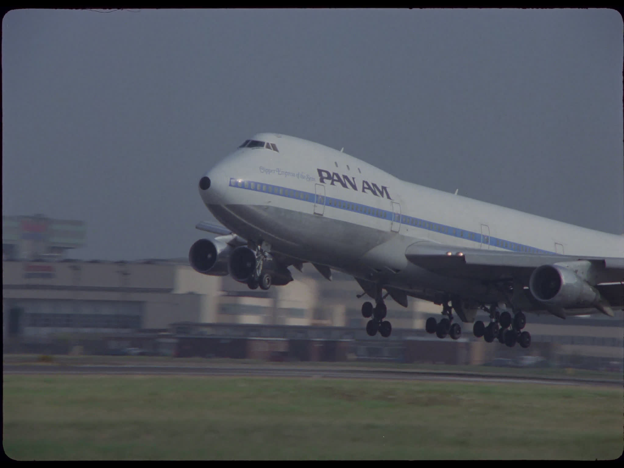 Pan Am Boeing 747 Lands
