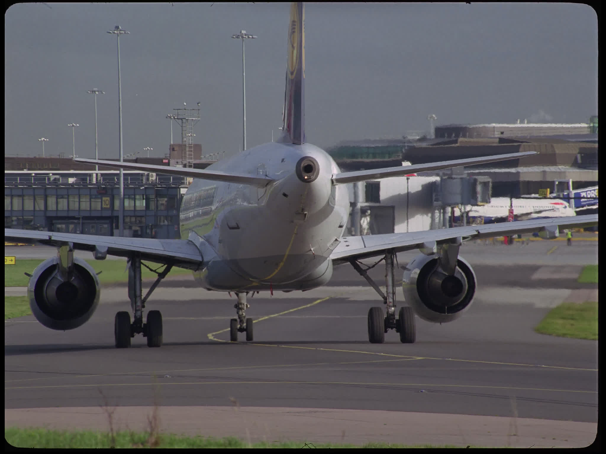Lufthansa Airbus A320 Taxiing