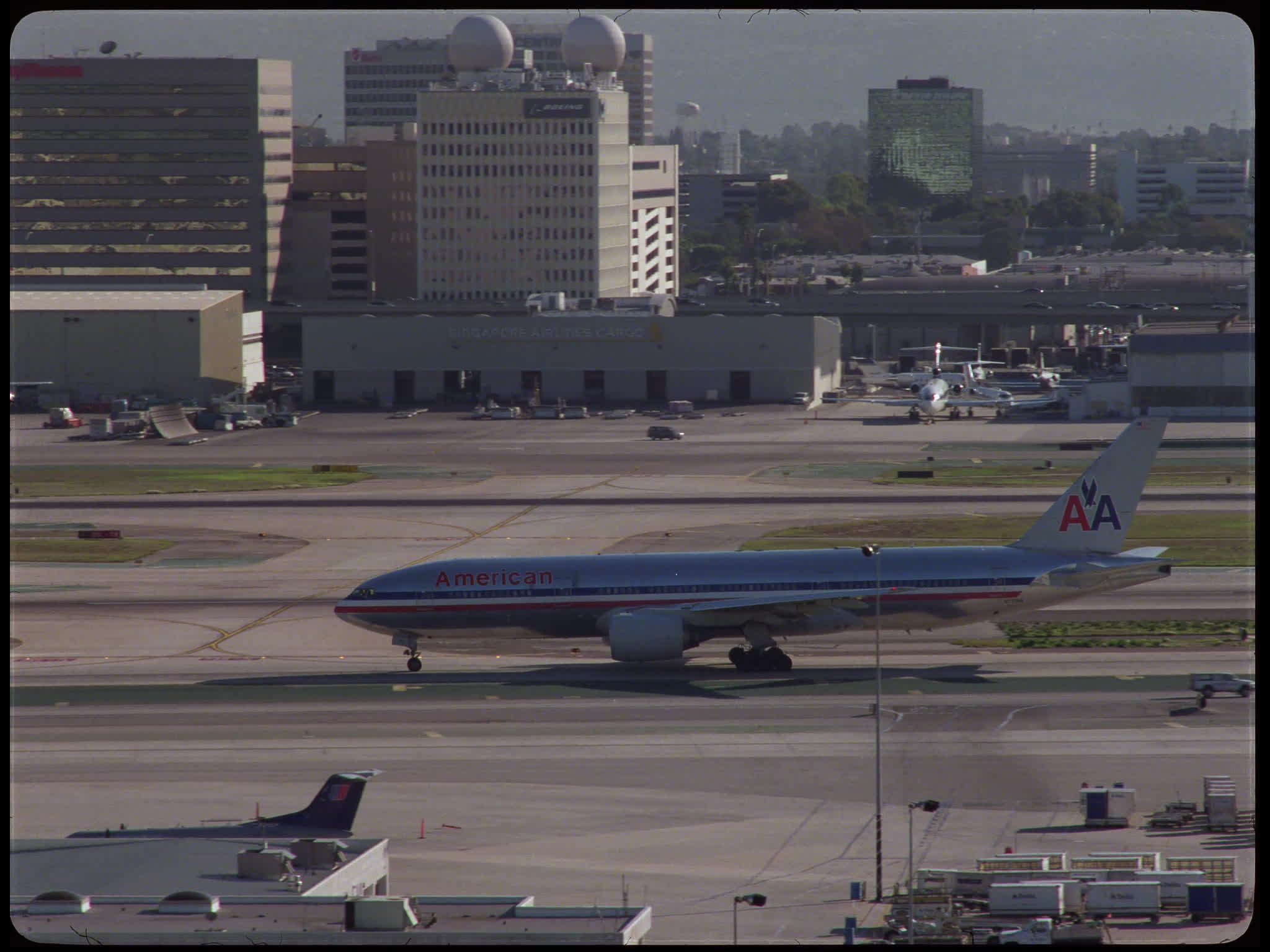 American Airlines Boeing 777 Taxiing