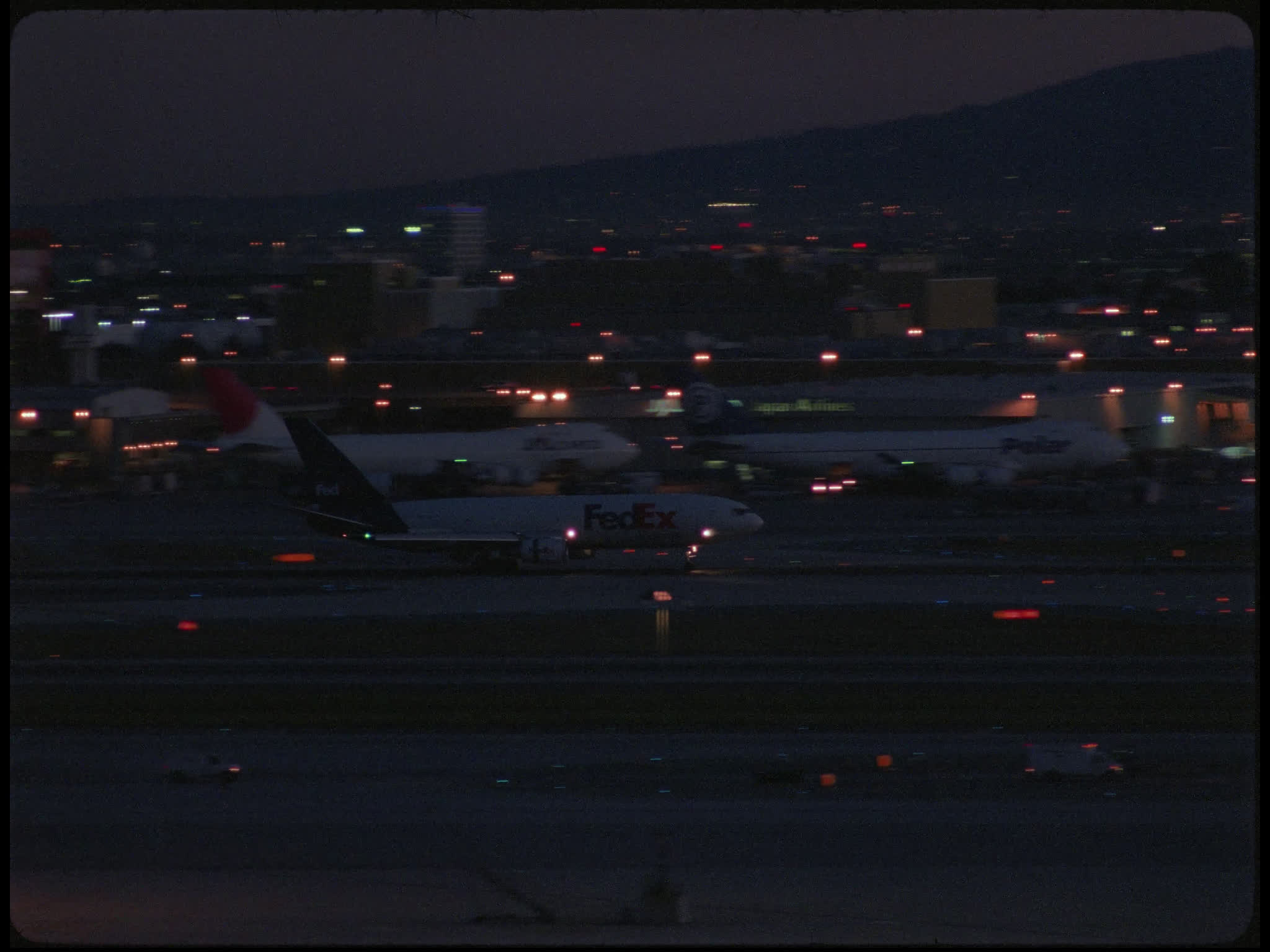 FedEx DC10 Landing at LAX