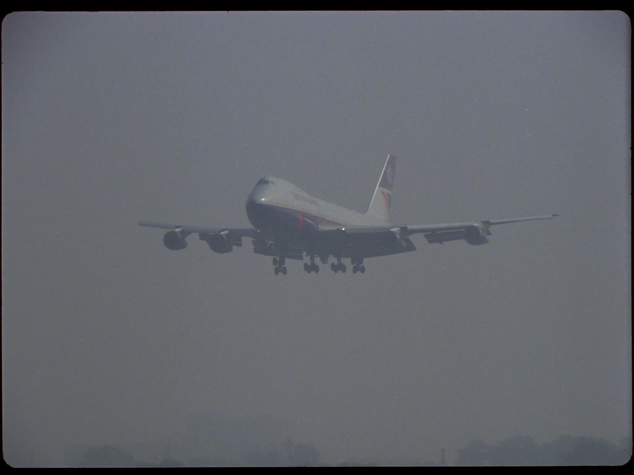 British Airways Boeing 747 Landing