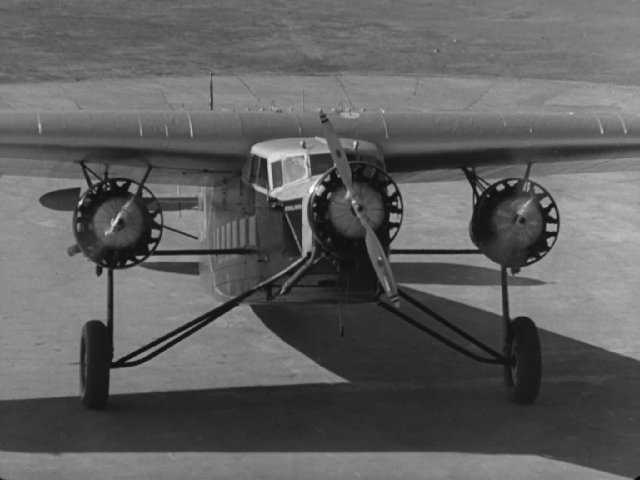 Fokker FVII Taxiing 1934