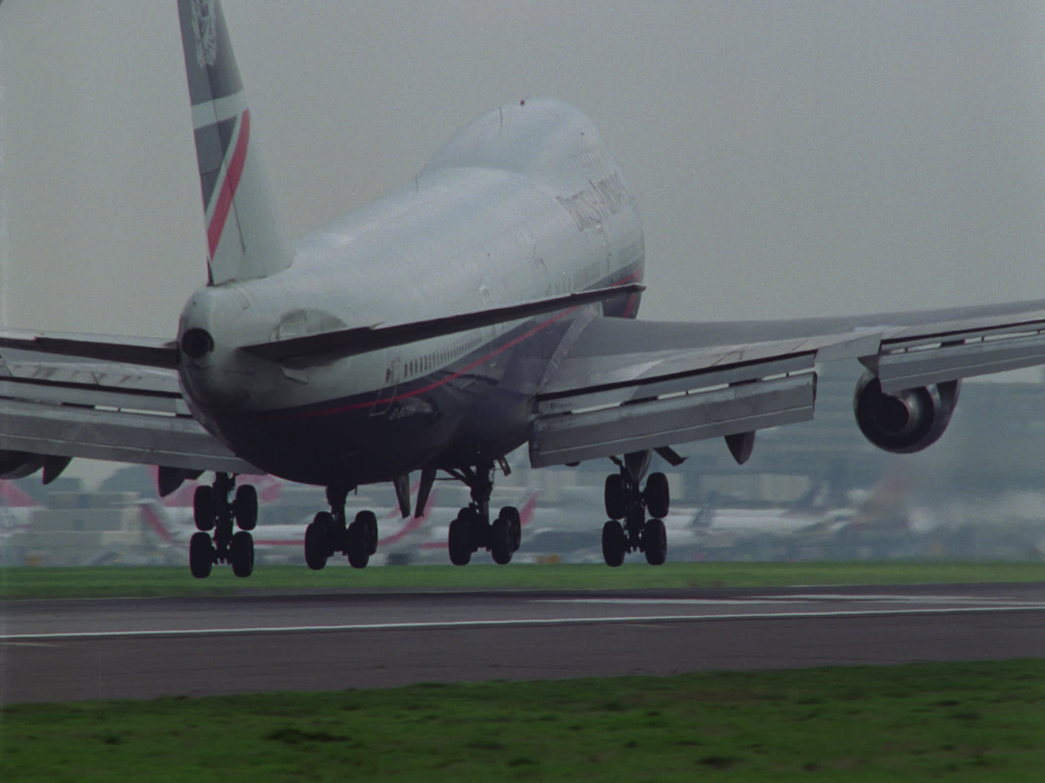 British Airways Boeing 747 Lands