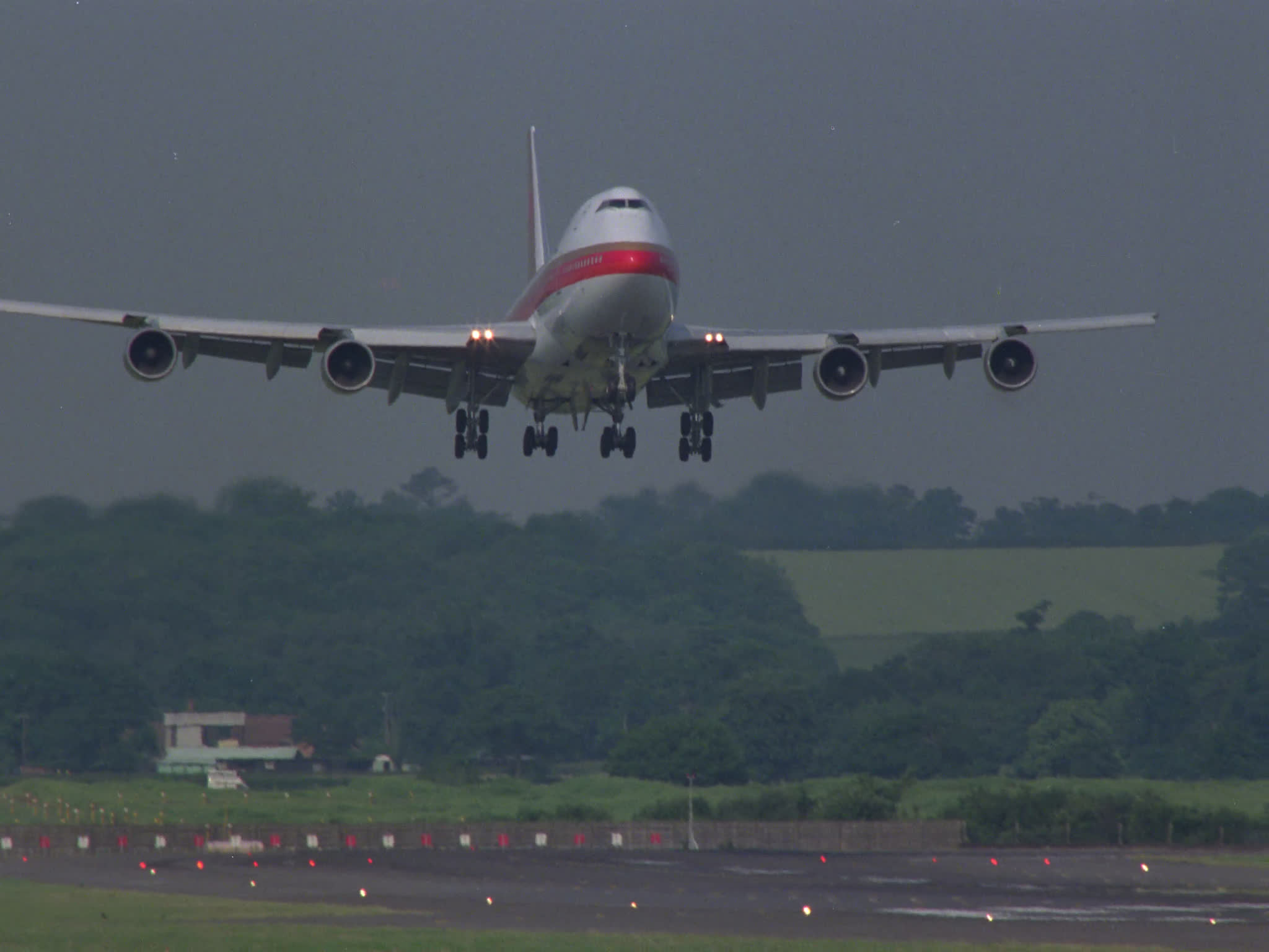 Continental Boeing 747 Lands