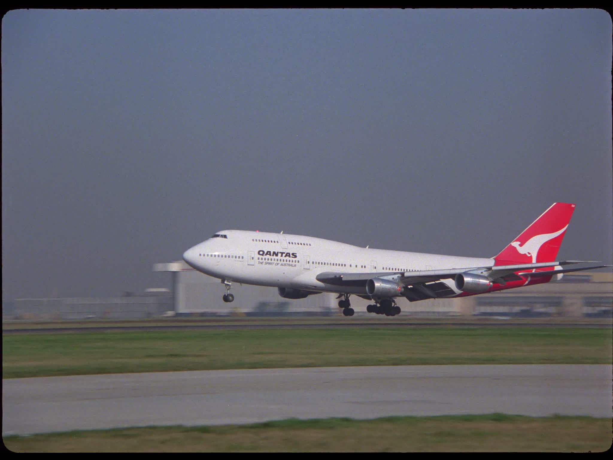 Quantas Boeing 747 Lands