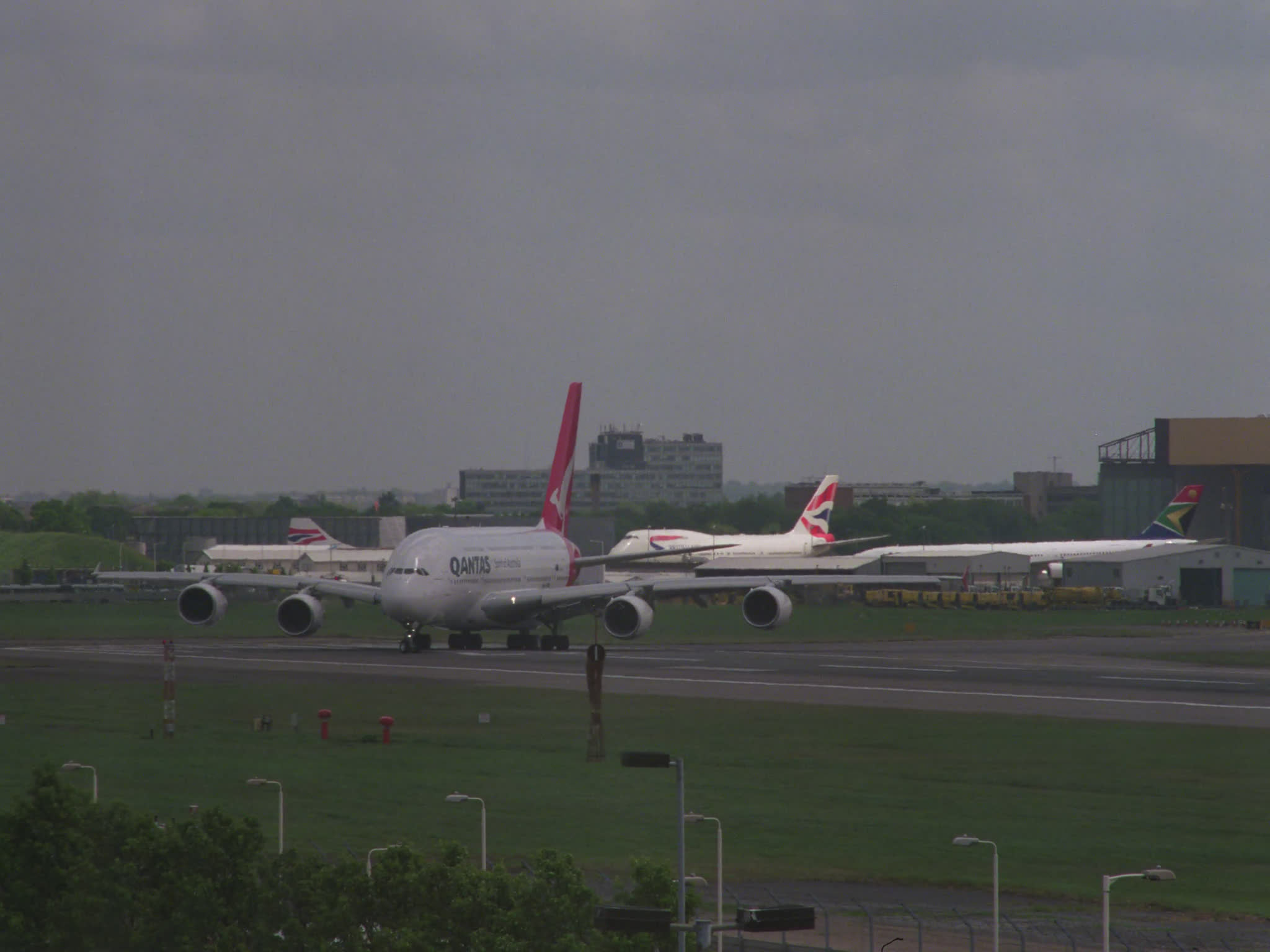 Qantas Airbus A380 Turns