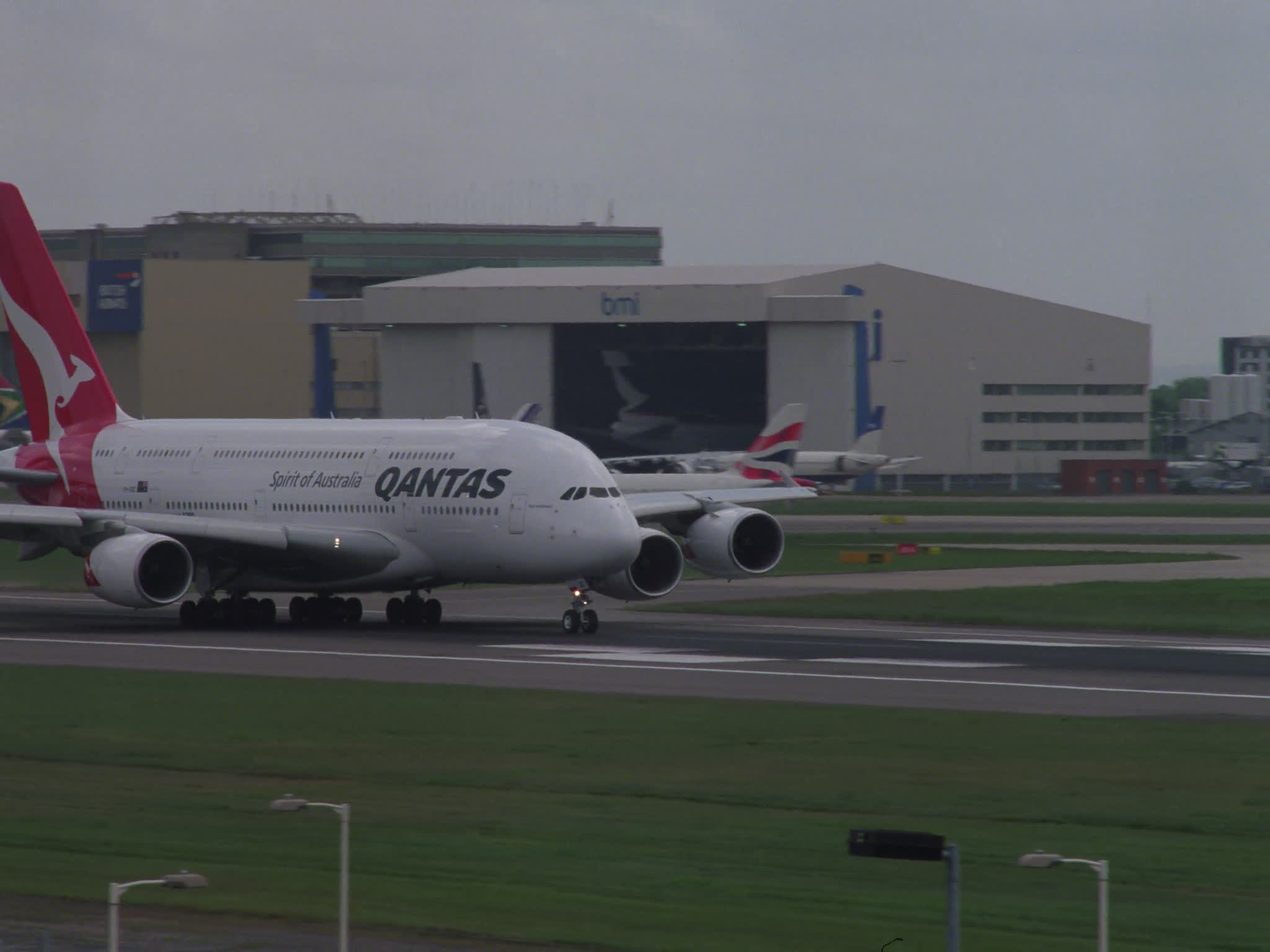Qantas Airbus A380 Take Off