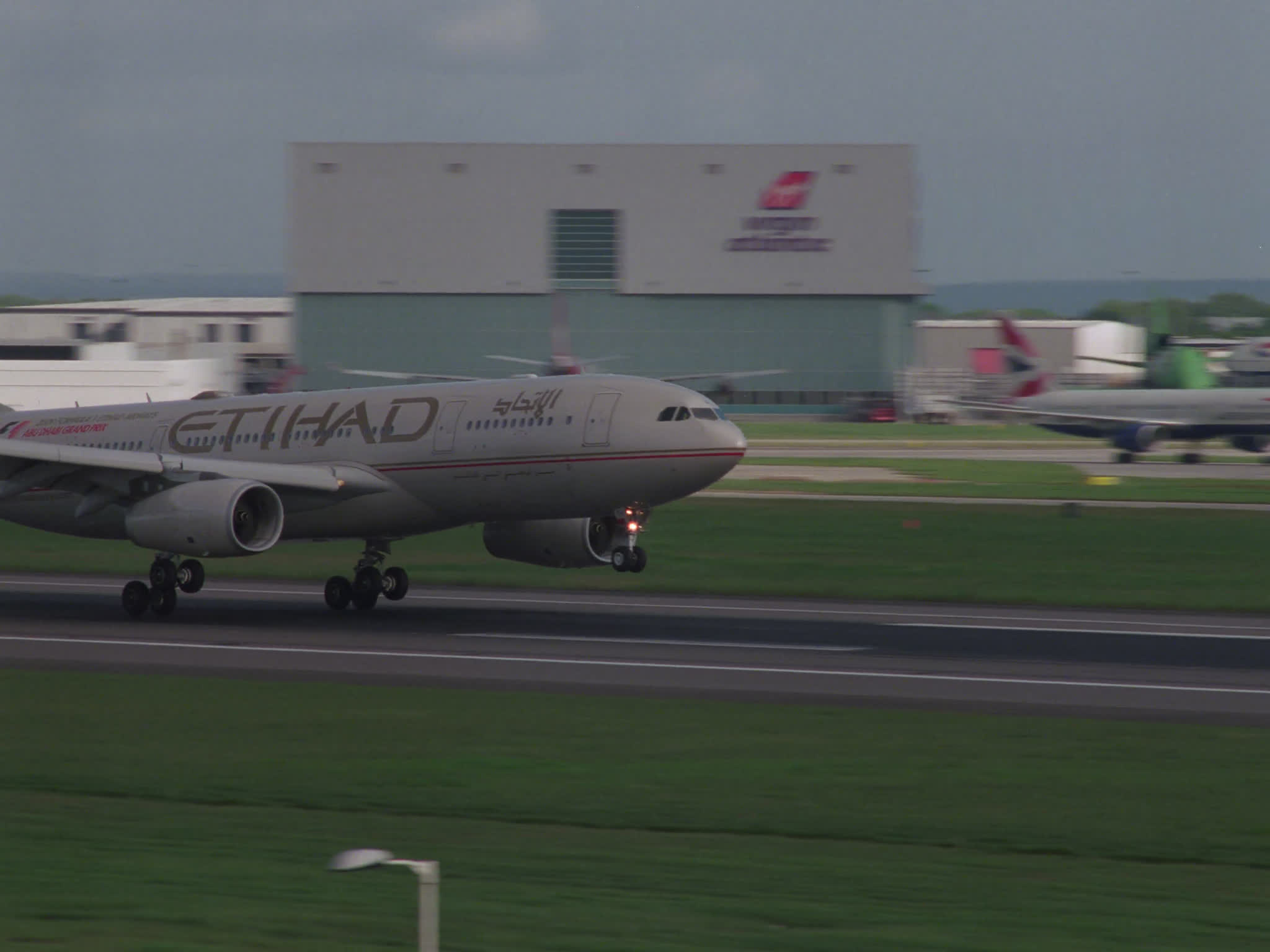 Etihad Airbus A330 Lands