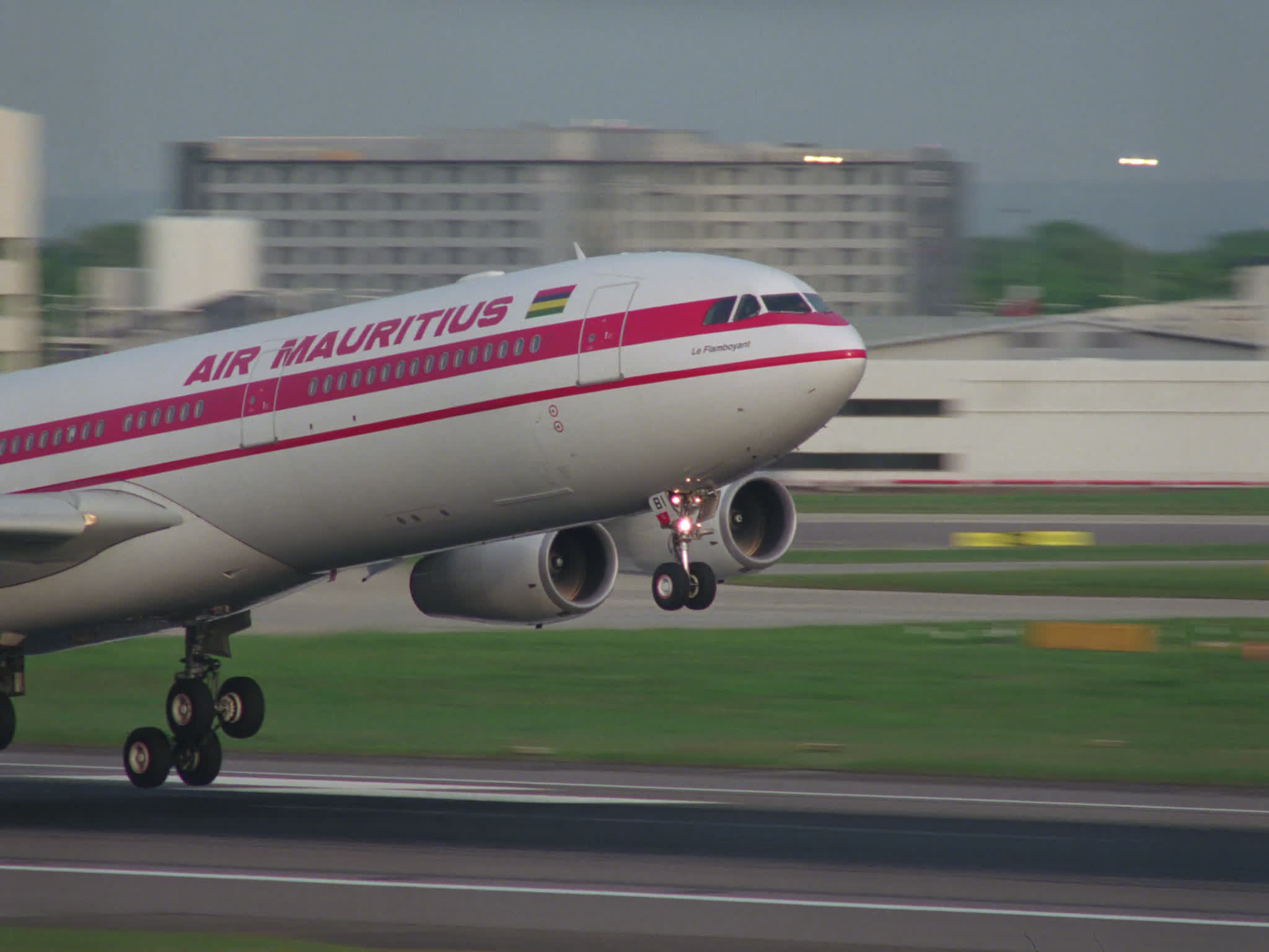 Air Mauritus Airbus A340 Lands