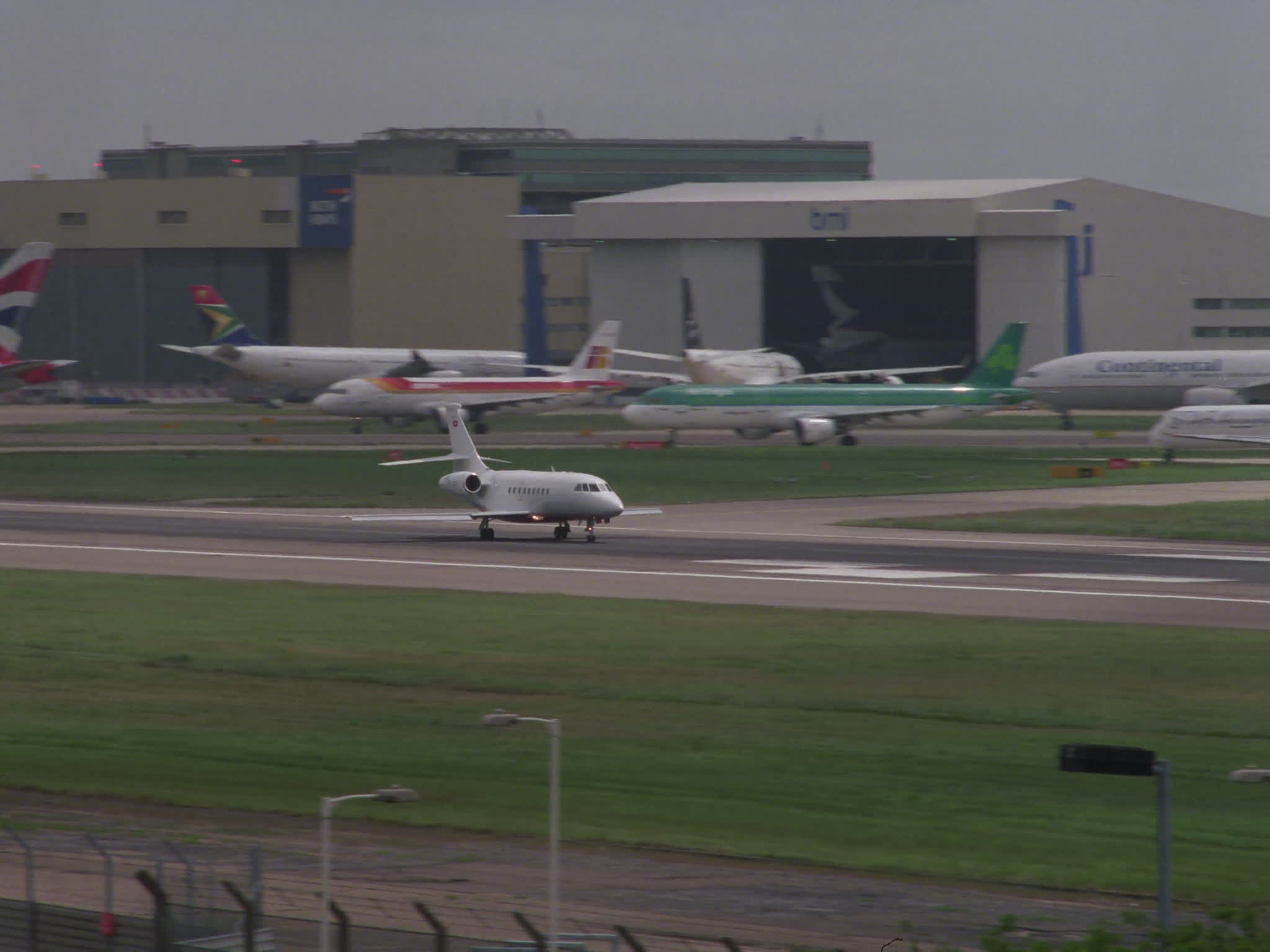 Dassault Falcon 2000 Takes Off