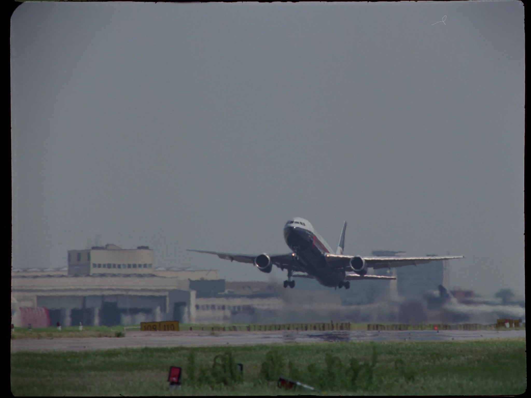 British Airways 757 Taking Off