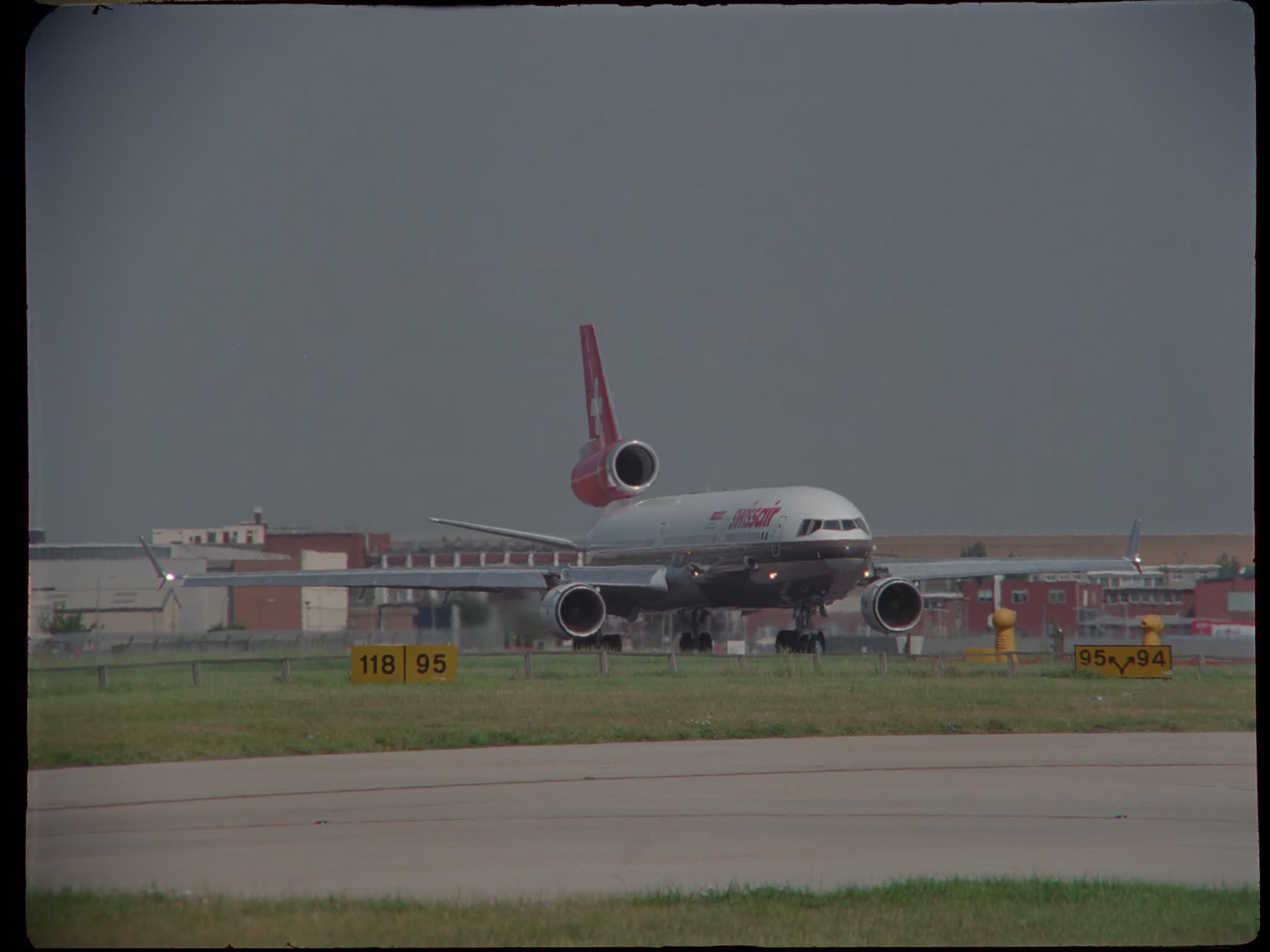 Swissair MD11 Taxi