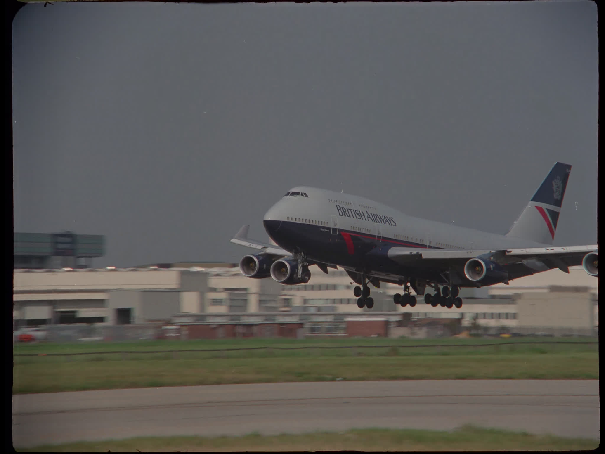 British Airways Boeing 747 Landing