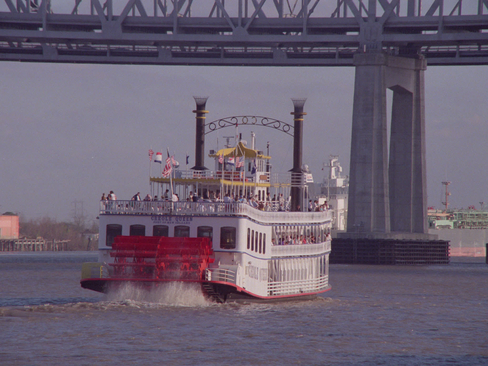 Creole Queen Paddlewheeler on the Mississippi River