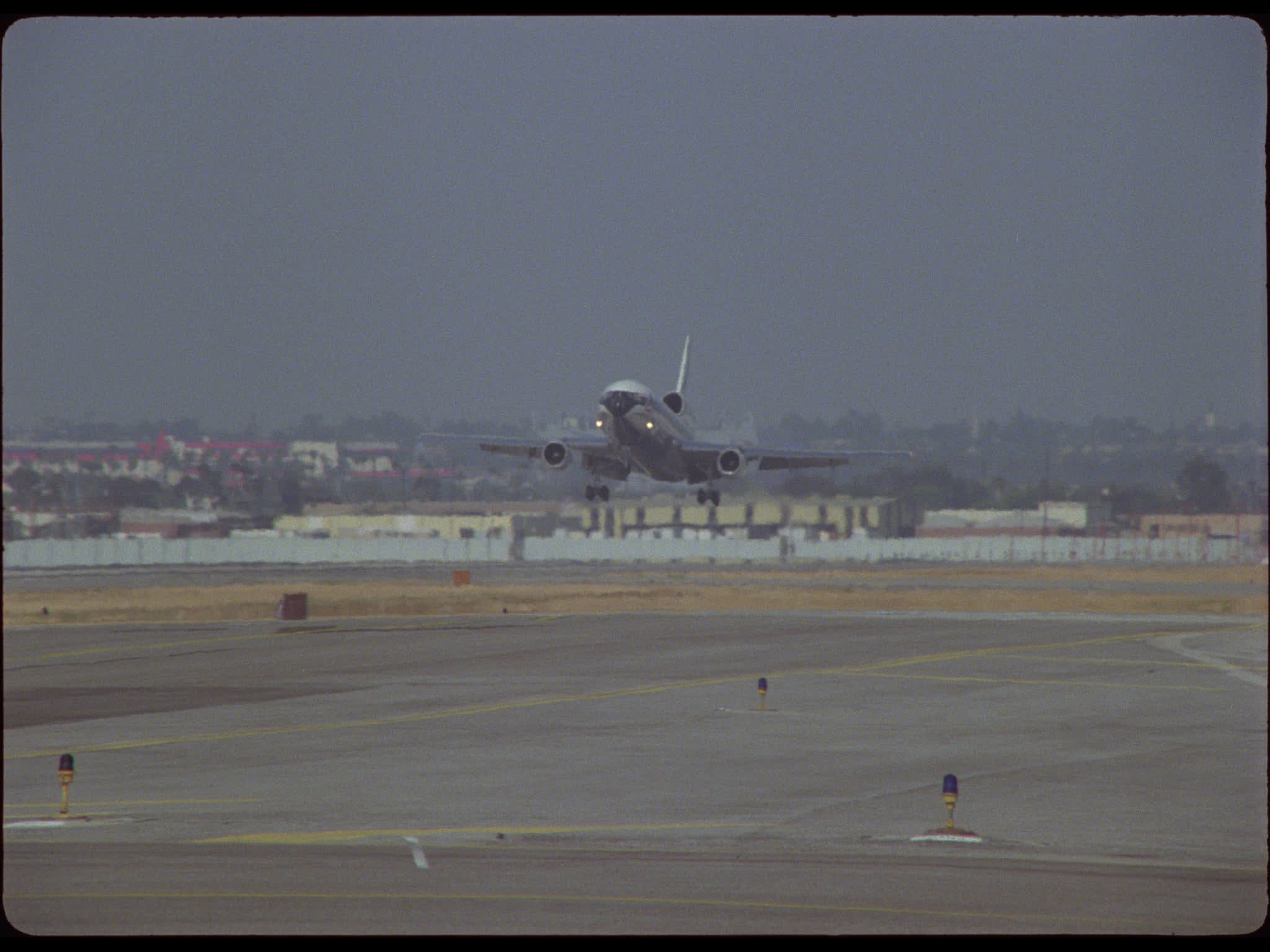 Delta MD-11 Landing at LAX