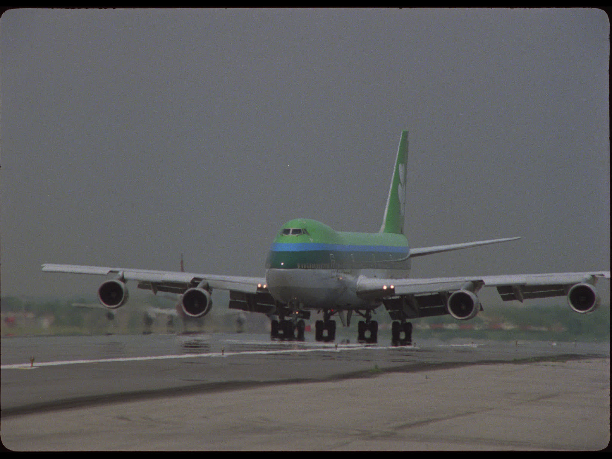 Aer Lingus Boeing 747 Taxiing