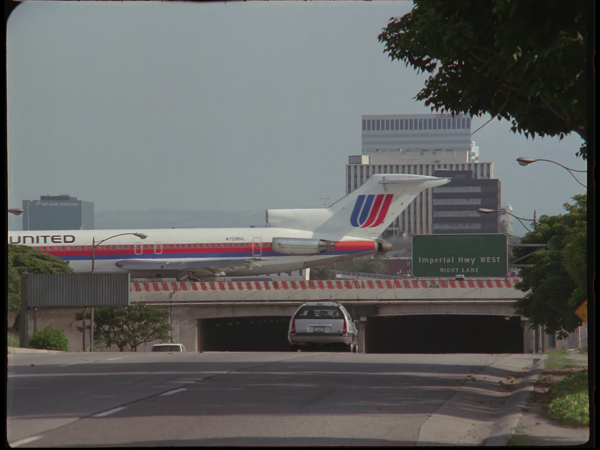 United Boeing 727 Taxiing on Overpass
