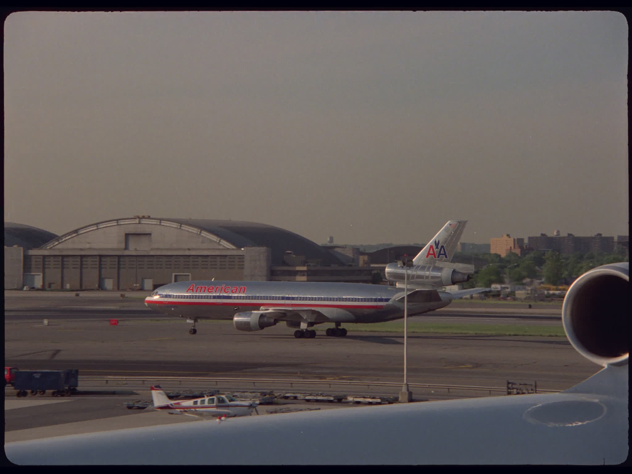 American Airlines DC-10 Taxis