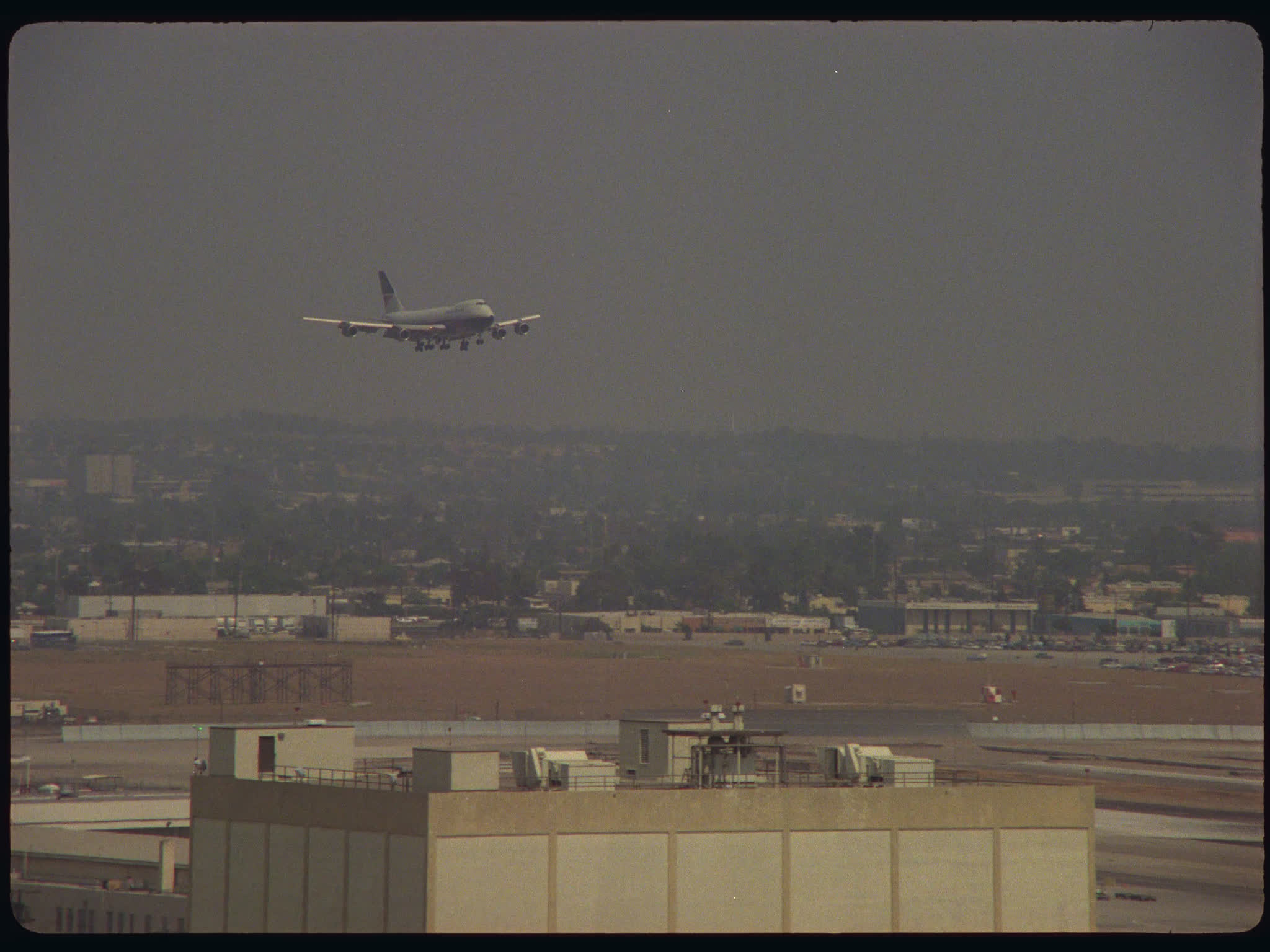 British Airways Boeing 747 Lands
