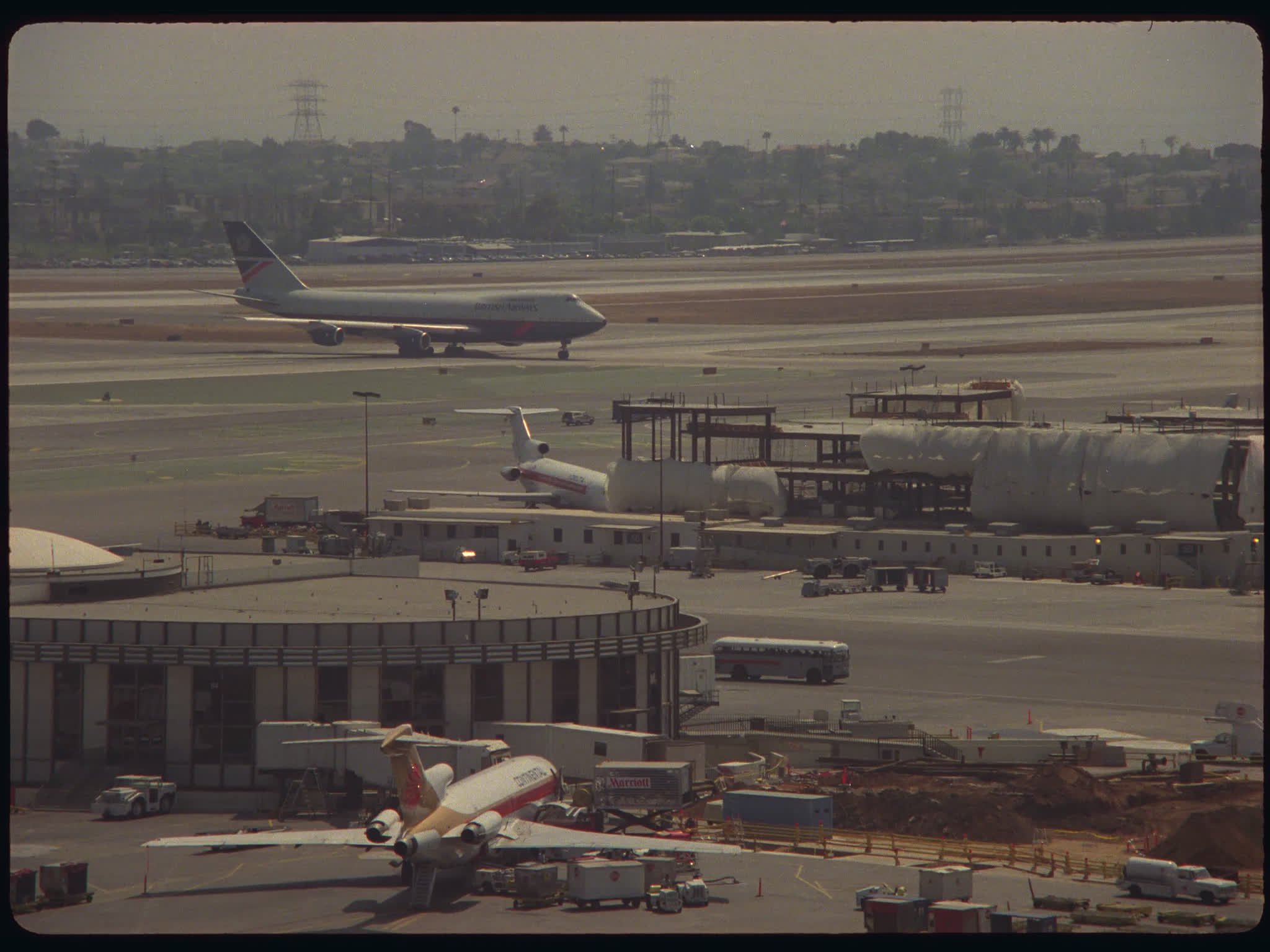 British Airways Boeing 747 Taxis
