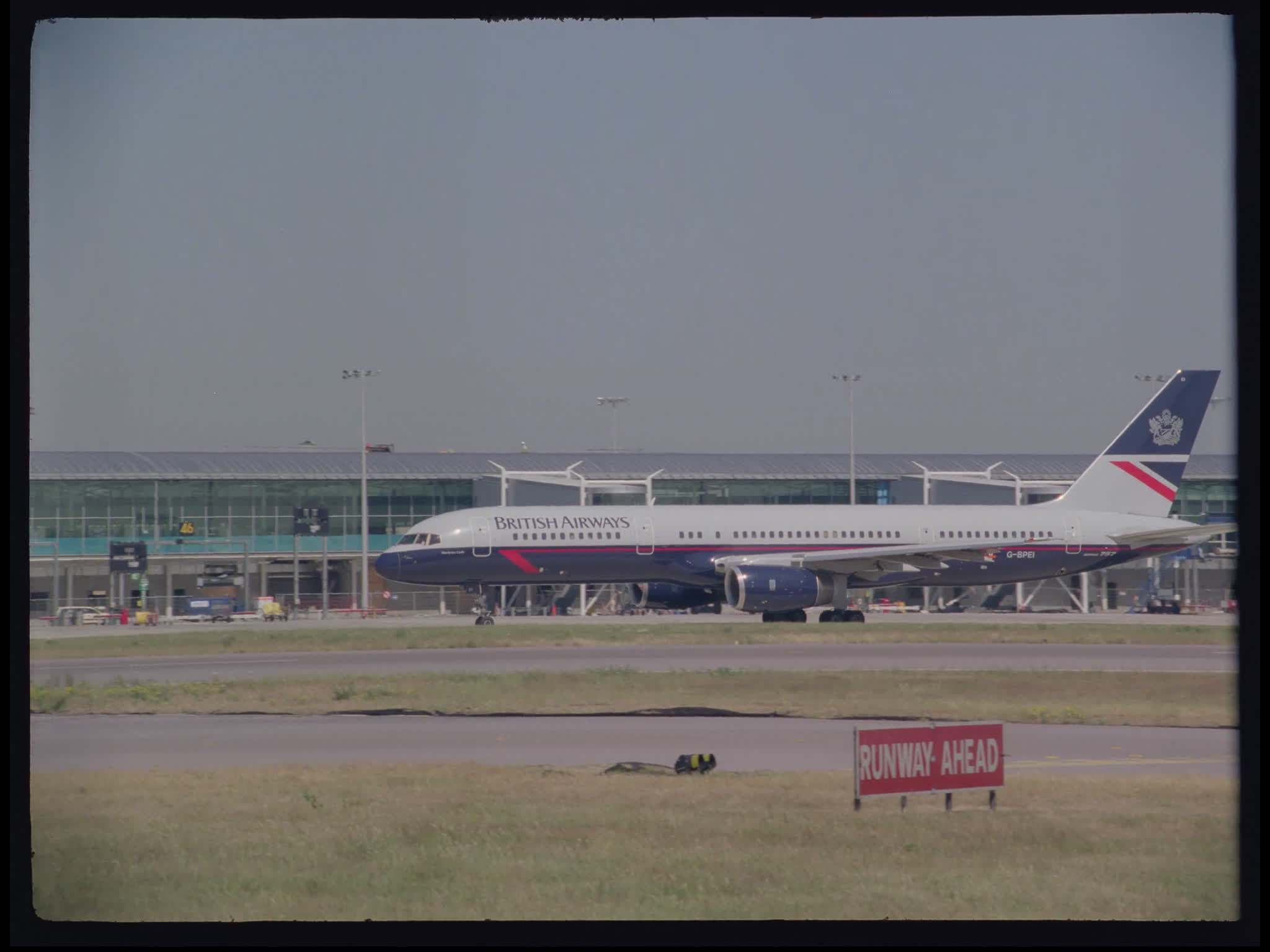 British Airways Boeing 757 Taxiing