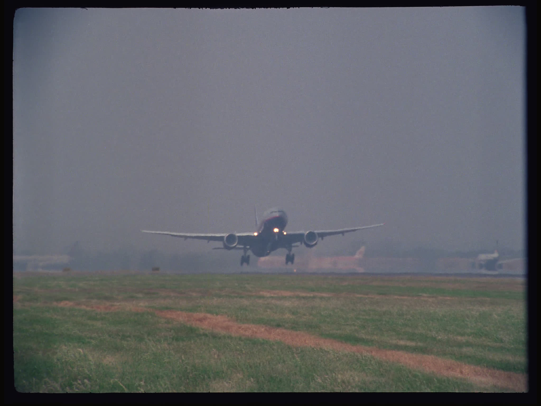 United Boeing 777 Take Off