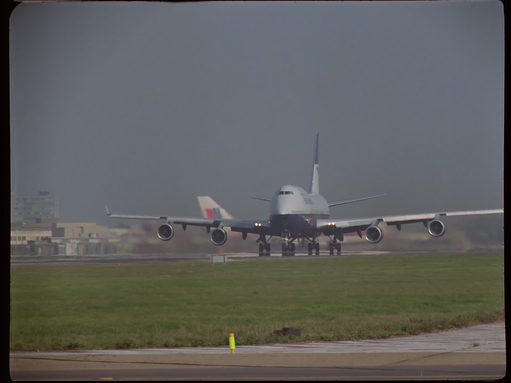British Airways Boeing 747 Taking Off and Retracting Landing Gear