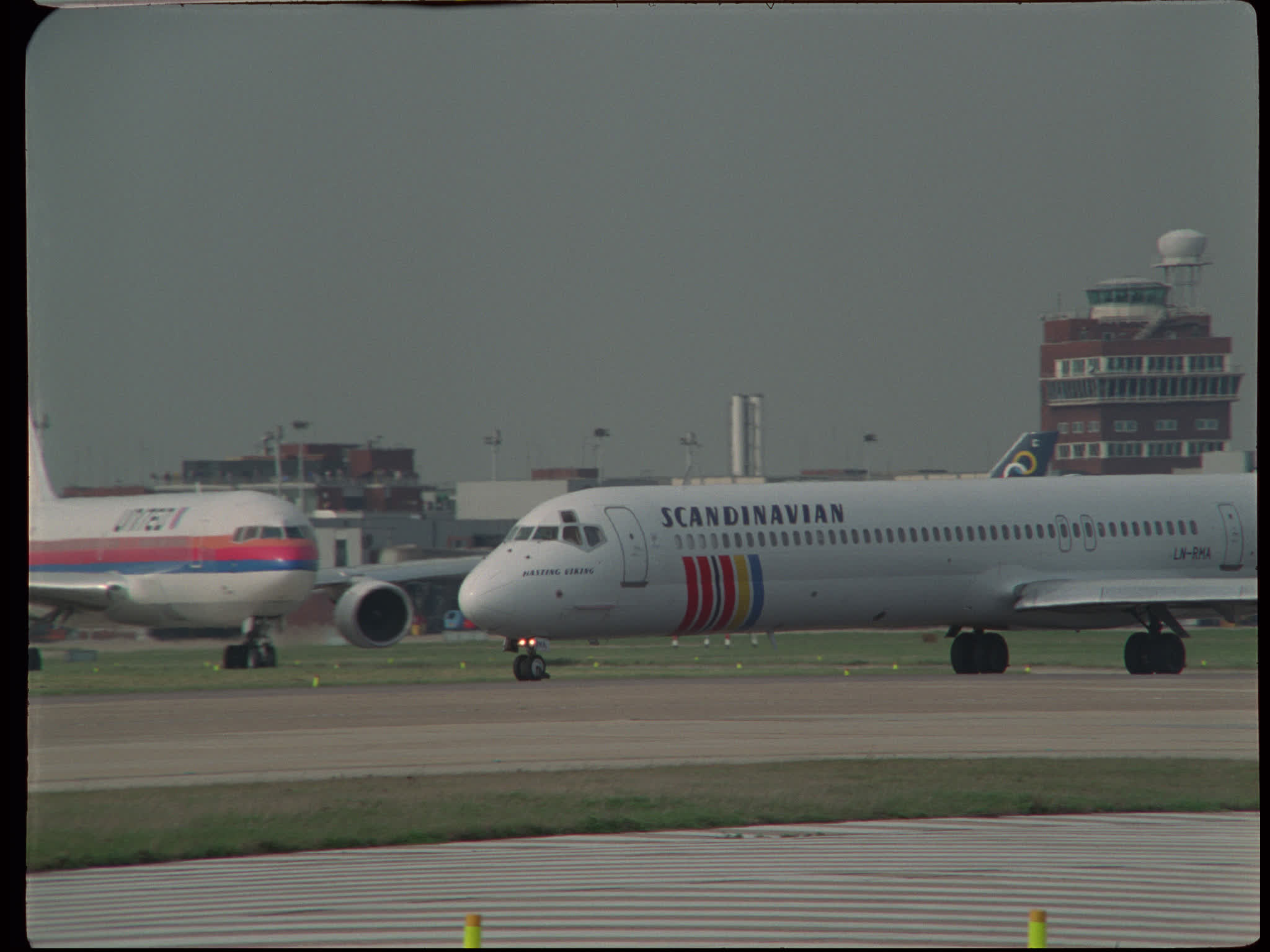 Scandinavian and United Planes Taxiing