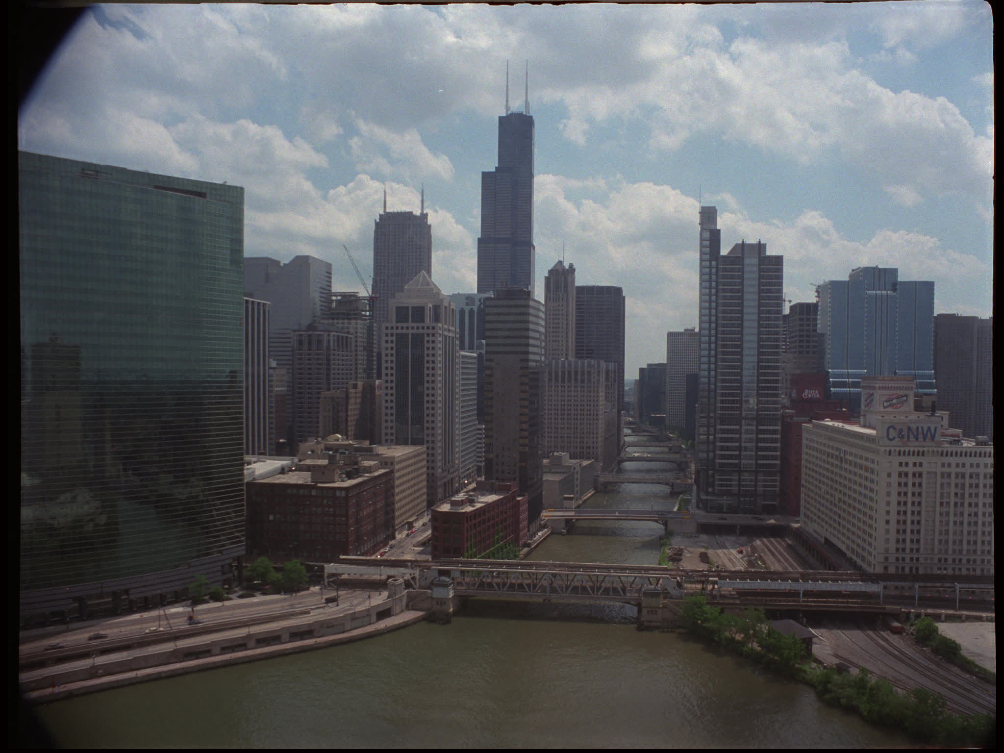 Chicago River and 333 West Wacker Building