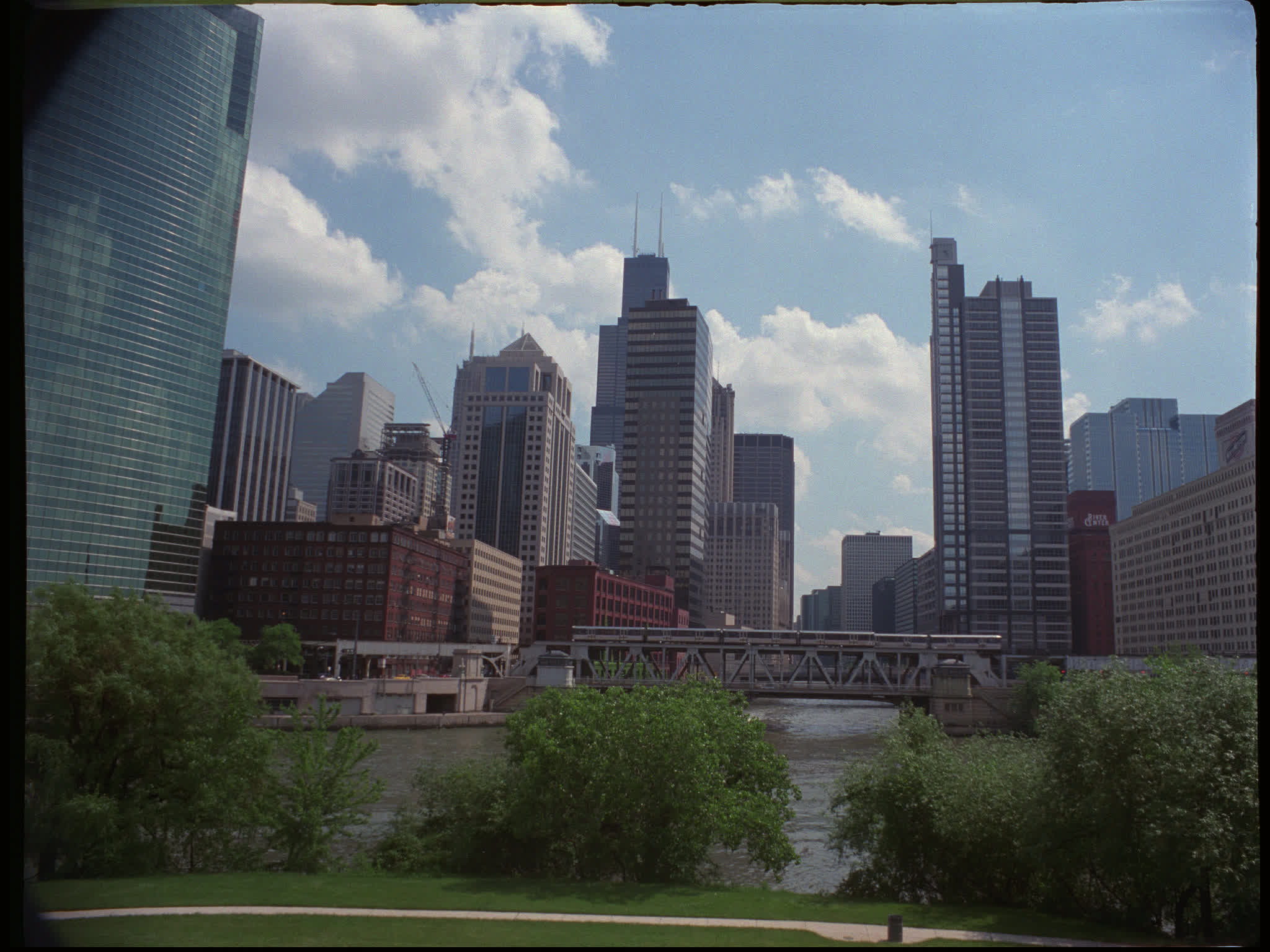 Chicago River and 333 West Wacker Building