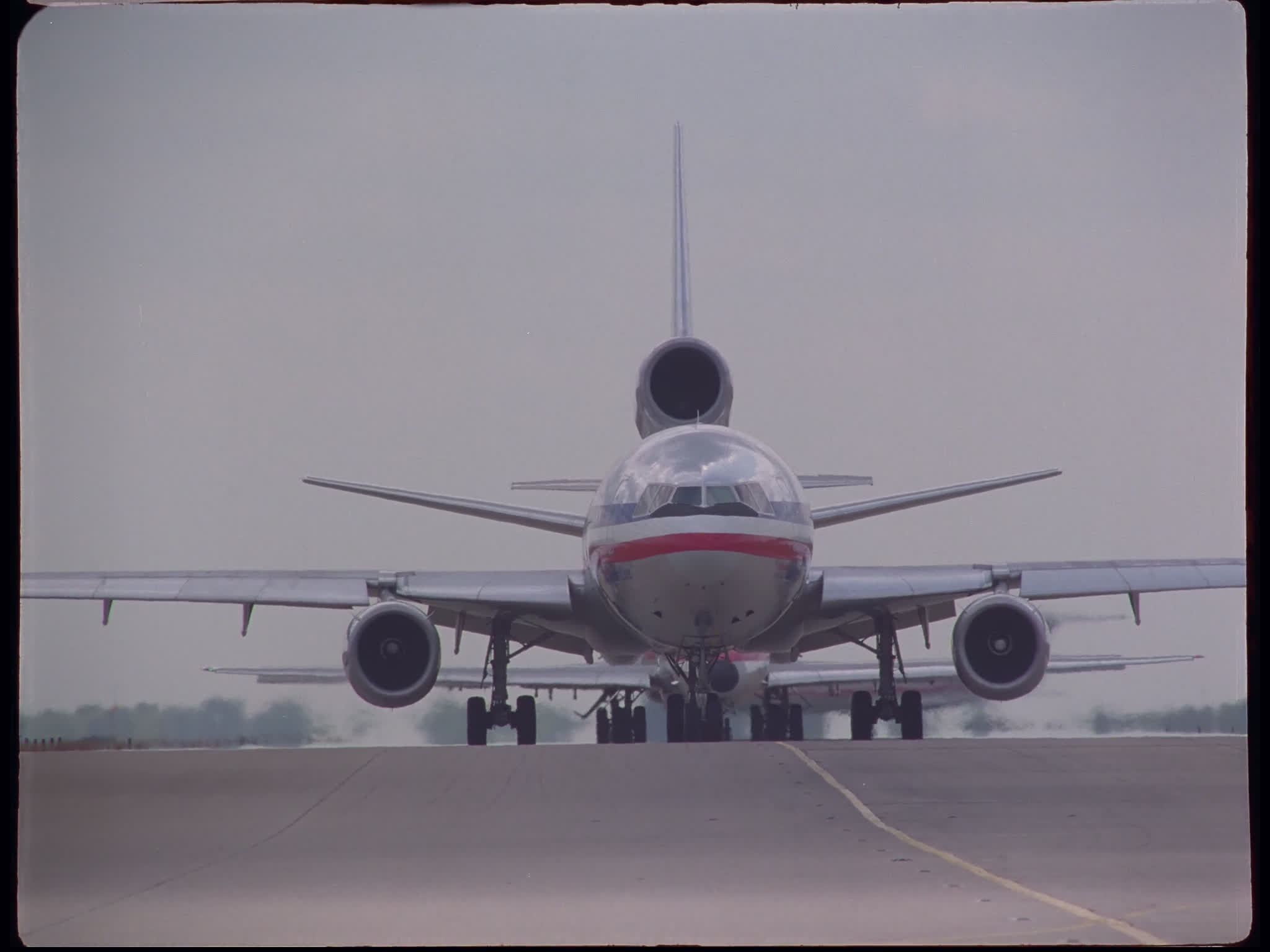 American Airlines DC10 or MD11