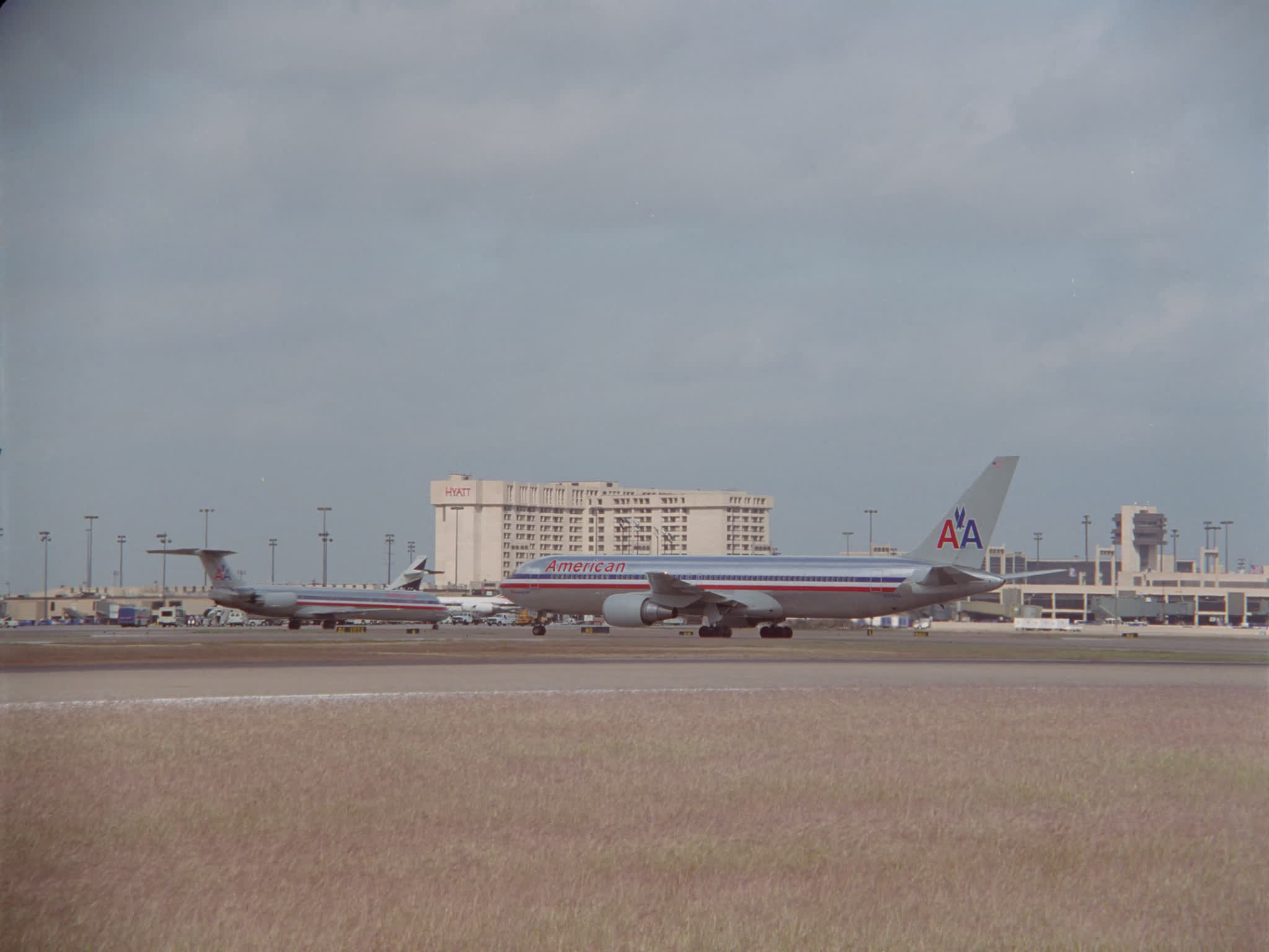 American Airlines Boeing 767 Taxis