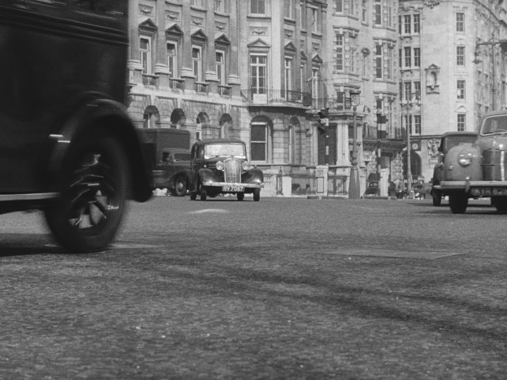 London Traffic Late 1930s